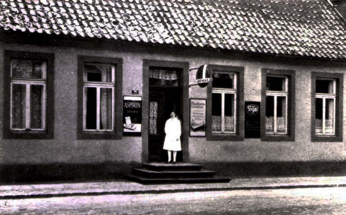 Apotheke am Marktplatz um 1935